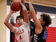 DeRosa's hot hand gives Smithtown East edge over North Babylon