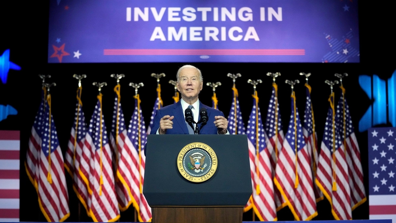 Biden, in New York, pressures GOP in federal debt limit fight - Vimarsana News