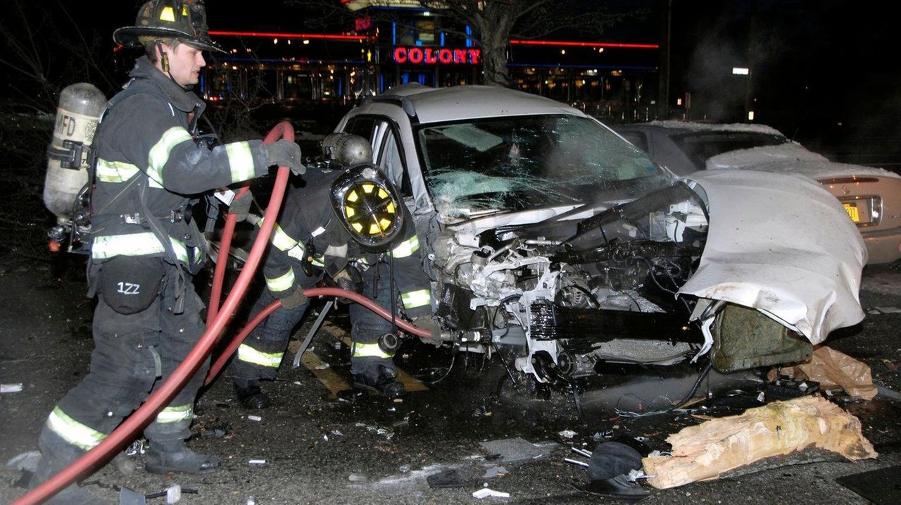 Hempstead Turnpike reopens eastbound after crash, police say Newsday