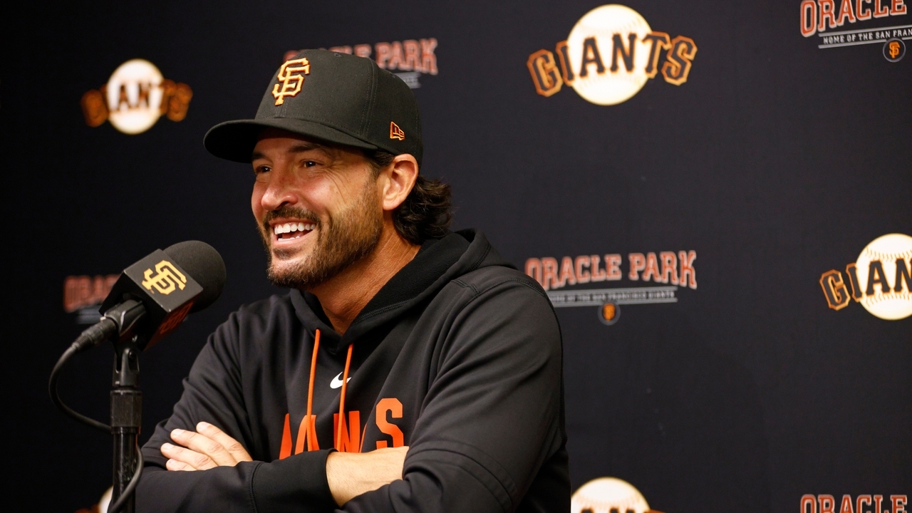 Giants manager Tony Vitello makes debut at last in jump from college ranks to big leagues