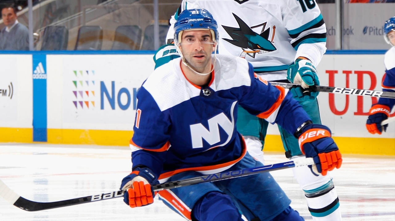 Islanders' Kyle Palmieri out vs. Oilers with upper body injury - Newsday