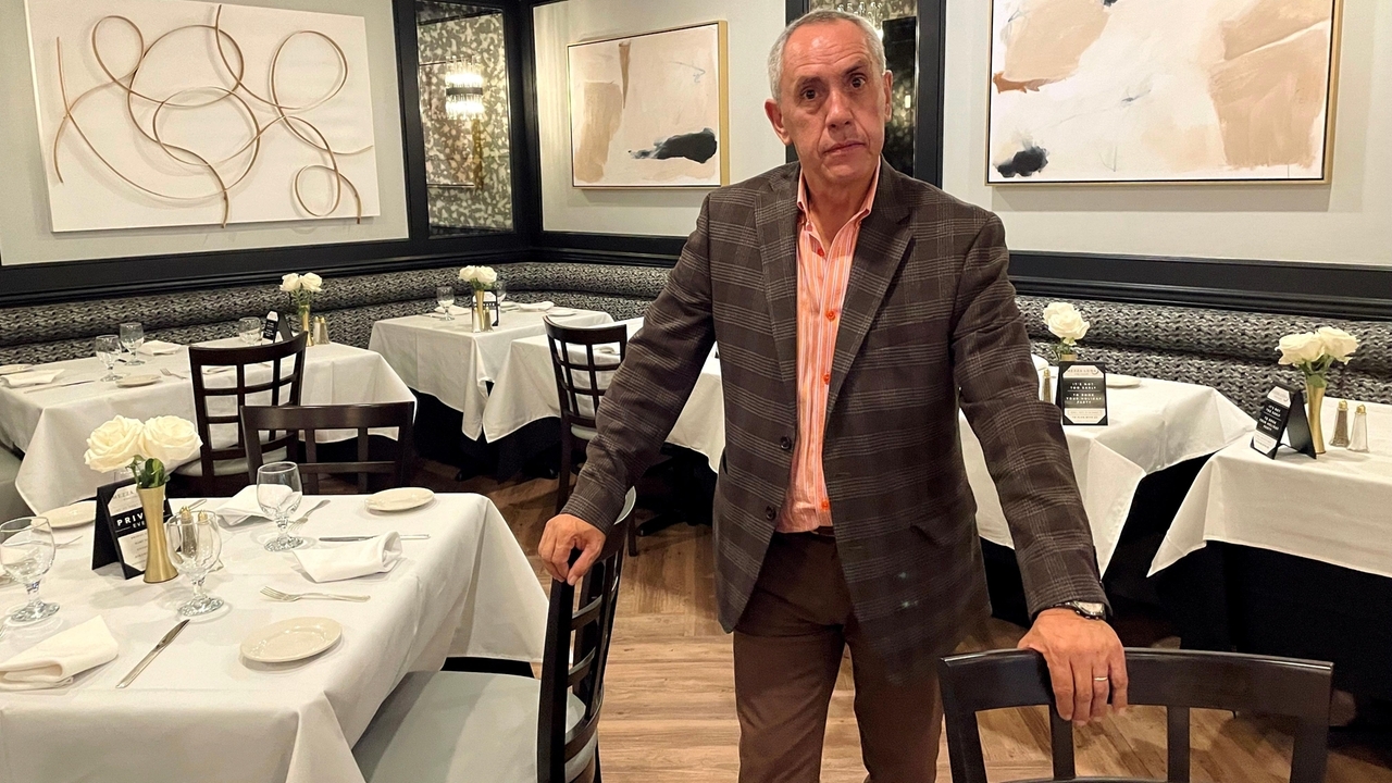 Italian restaurant Mezza Luna opens in Hauppauge Newsday