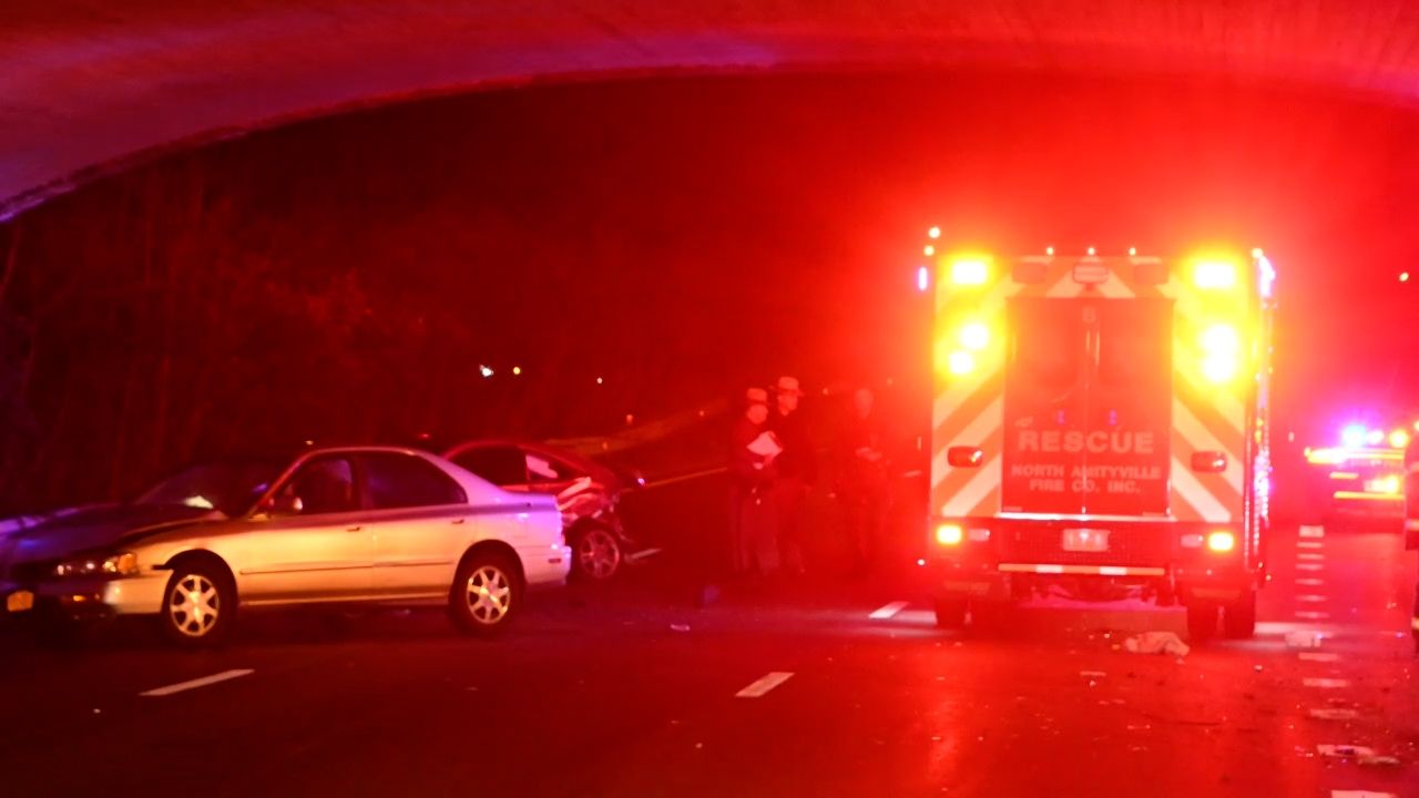 One injured in Southern State Parkway crash, police say - Newsday