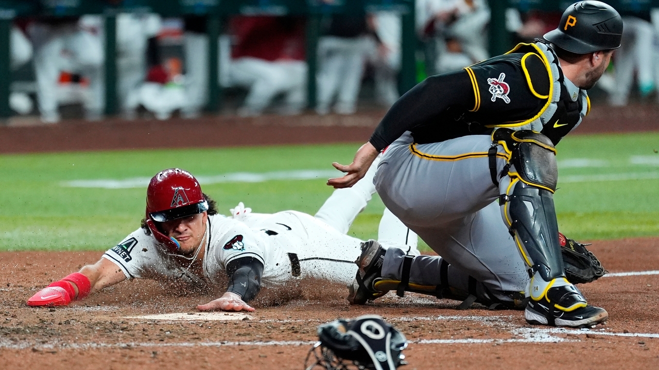 Dodgers acquire outfielder Alek Thomas in a trade with the Diamondbacks ...