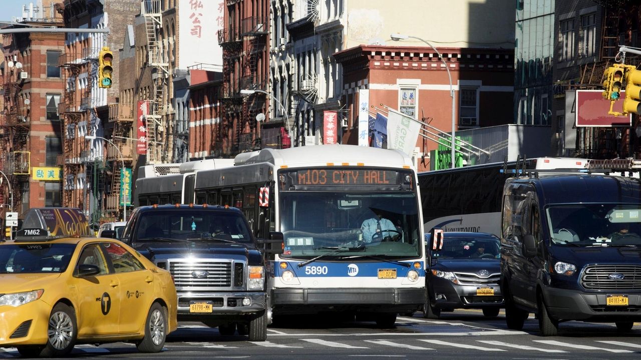 MTA Drivers blocking NYC bus lanes to face cameras, fines Newsday