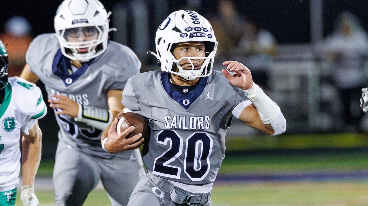 Oceanside football's Chace Morris rushes for 200 yards, 2 TDs in win over Farmingdale