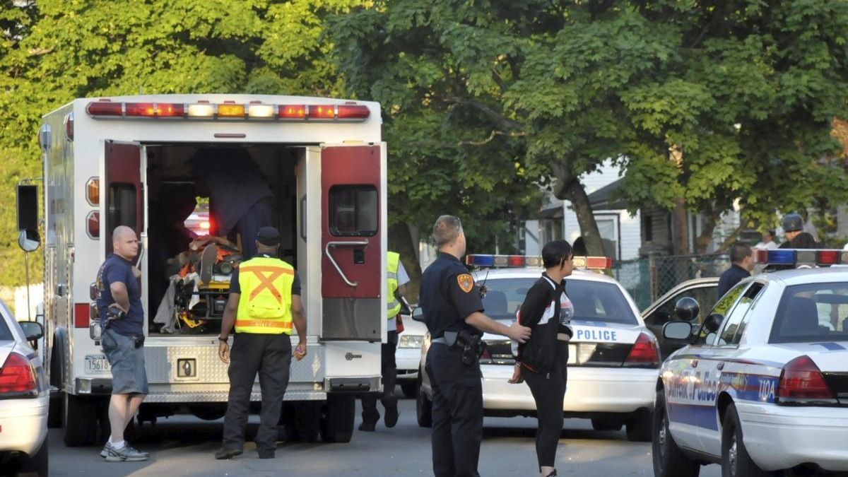 Police N Amityville Man Shot Inside Home Newsday 5300