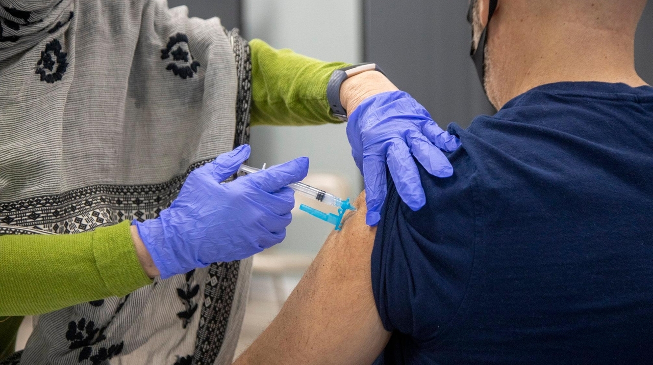 What to know about COVID-19 vaccine side effects - Newsday
