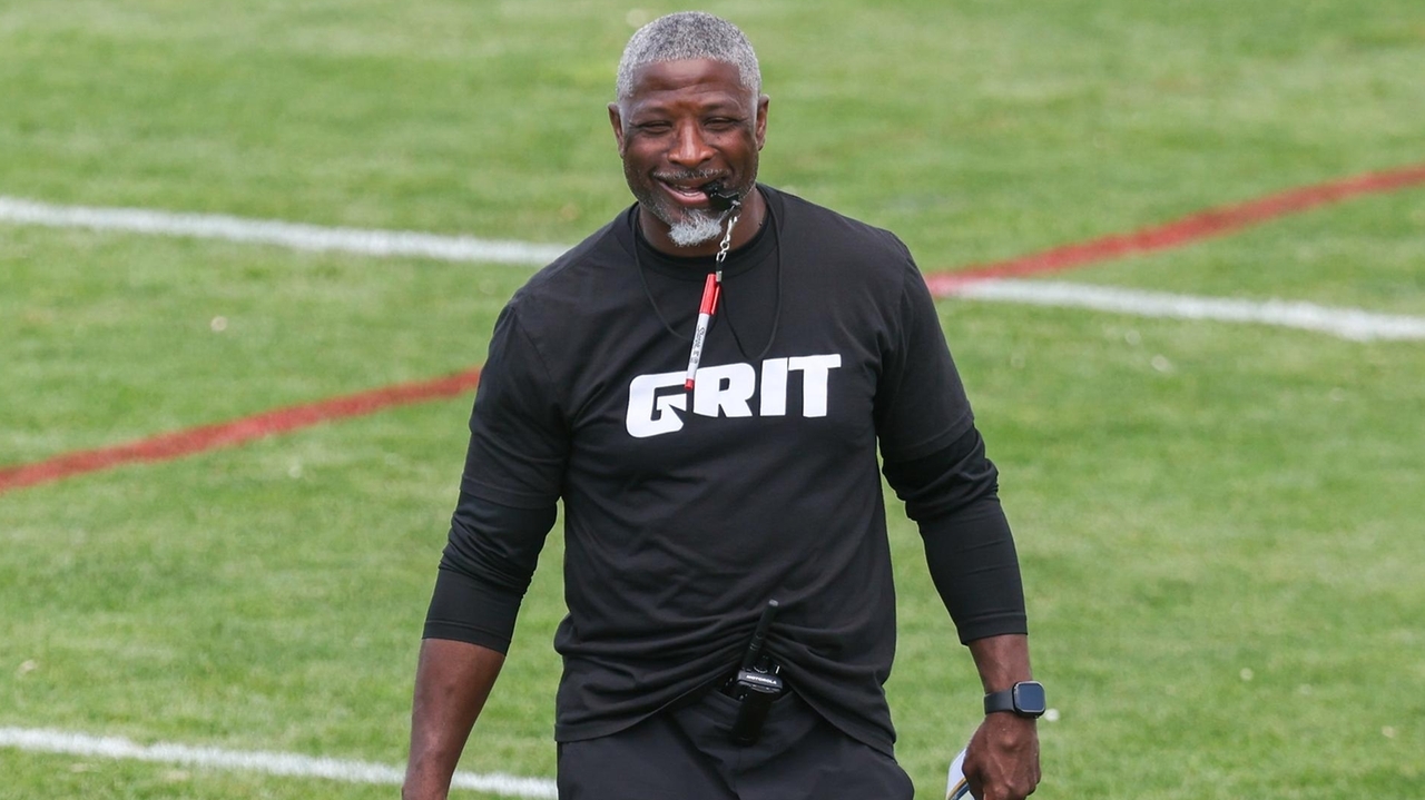 Aaron Glenn rachets up the intensity as Jets open OTAs