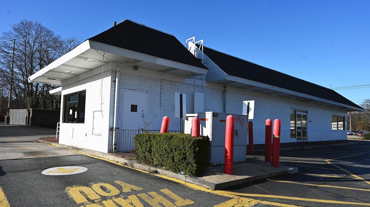 Raising Cane's approved for Commack - Newsday