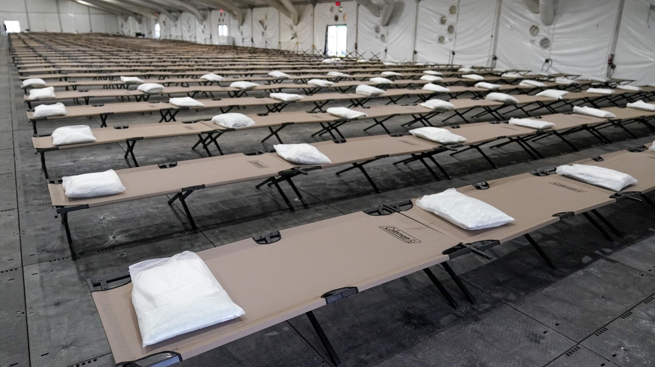 Tents pitched at Creedmoor latest housing for migrants seeking asylum in New York City - Vimarsana News