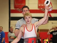 Pat-Med's Jacobellis keeps hot stretch going with quick pin at Raider Invitational