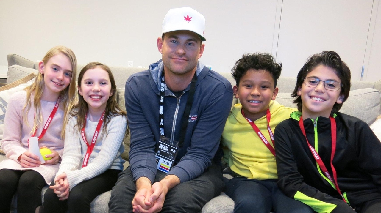 Tennis Hall of Famer Andy Roddick talks with Long Island kids - Newsday