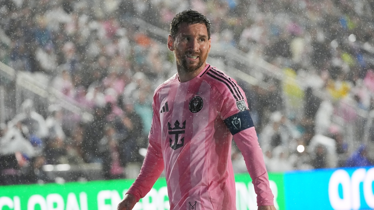 For 10, it's 900: Inter Miami star Lionel Messi scores milestone 900th goal, joining Ronaldo in club