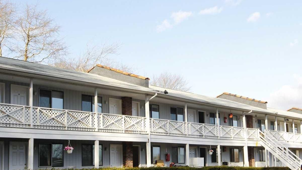 Hampton Bays homeless shelter riles residents Newsday