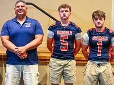MacArthur football players show support for coach who abruptly retired