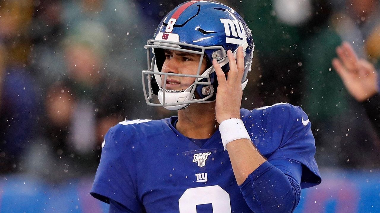 Giants top Bengals, move into first place in NFC East despite injury to  Daniel Jones - Newsday