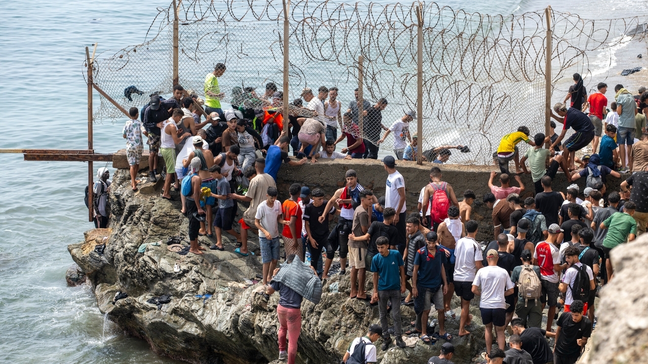Ceuta Border Surge Triggered by False Social Media Rumors and TikTok Maps