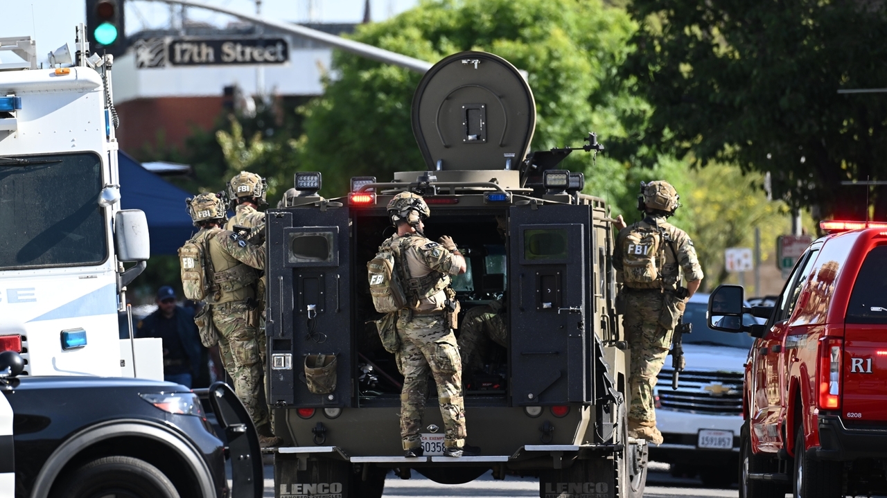 FBI shoots man with hostages in California building