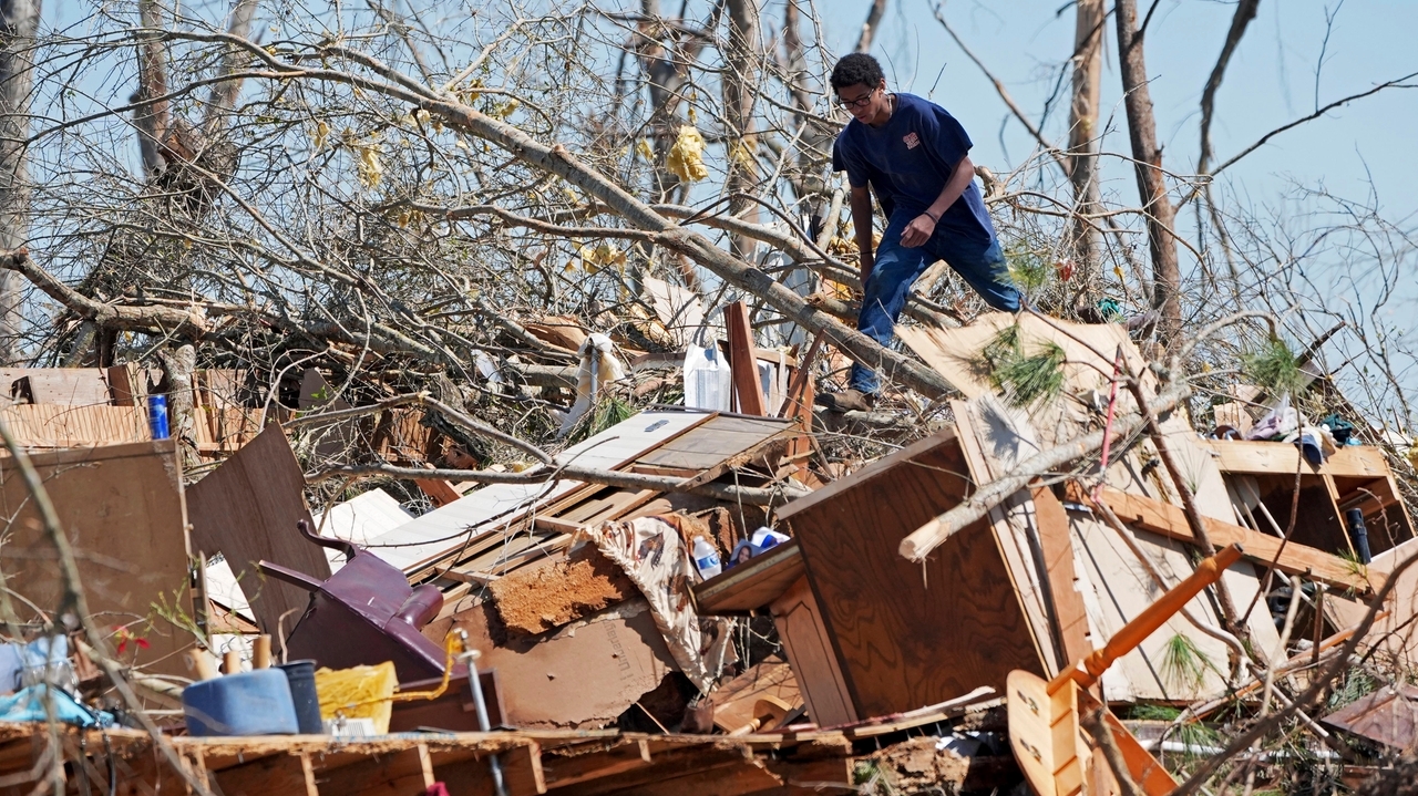 Trump approves FEMA disaster relief for 8 states - Newsday