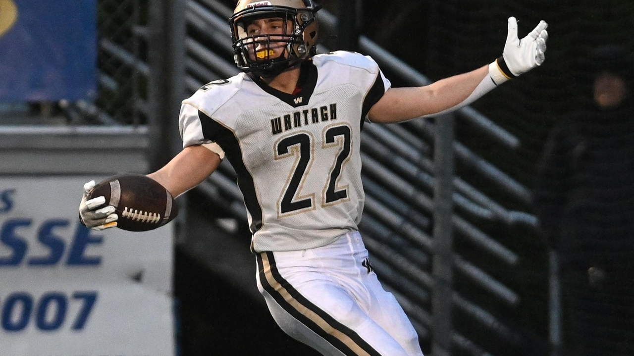 Nassau Conference IV football final: Wantagh vs. Plainedge - Newsday