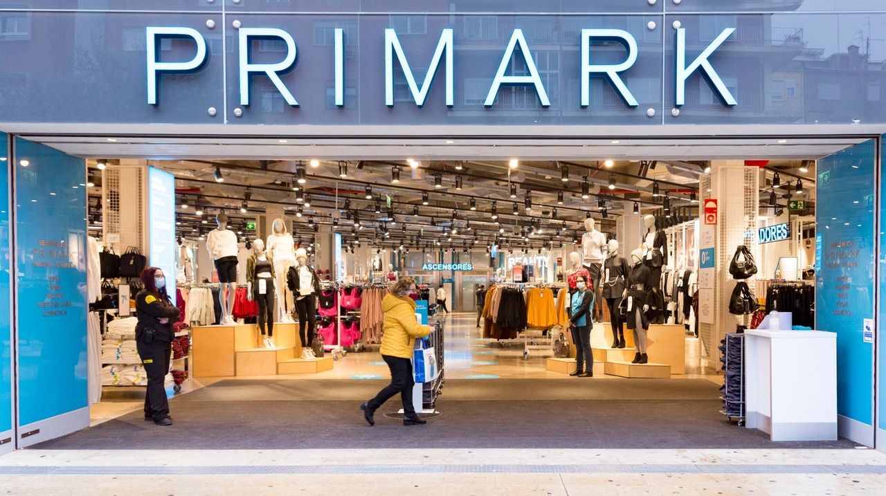 Irish fastfashion retailer Primark to open first store on Long Island