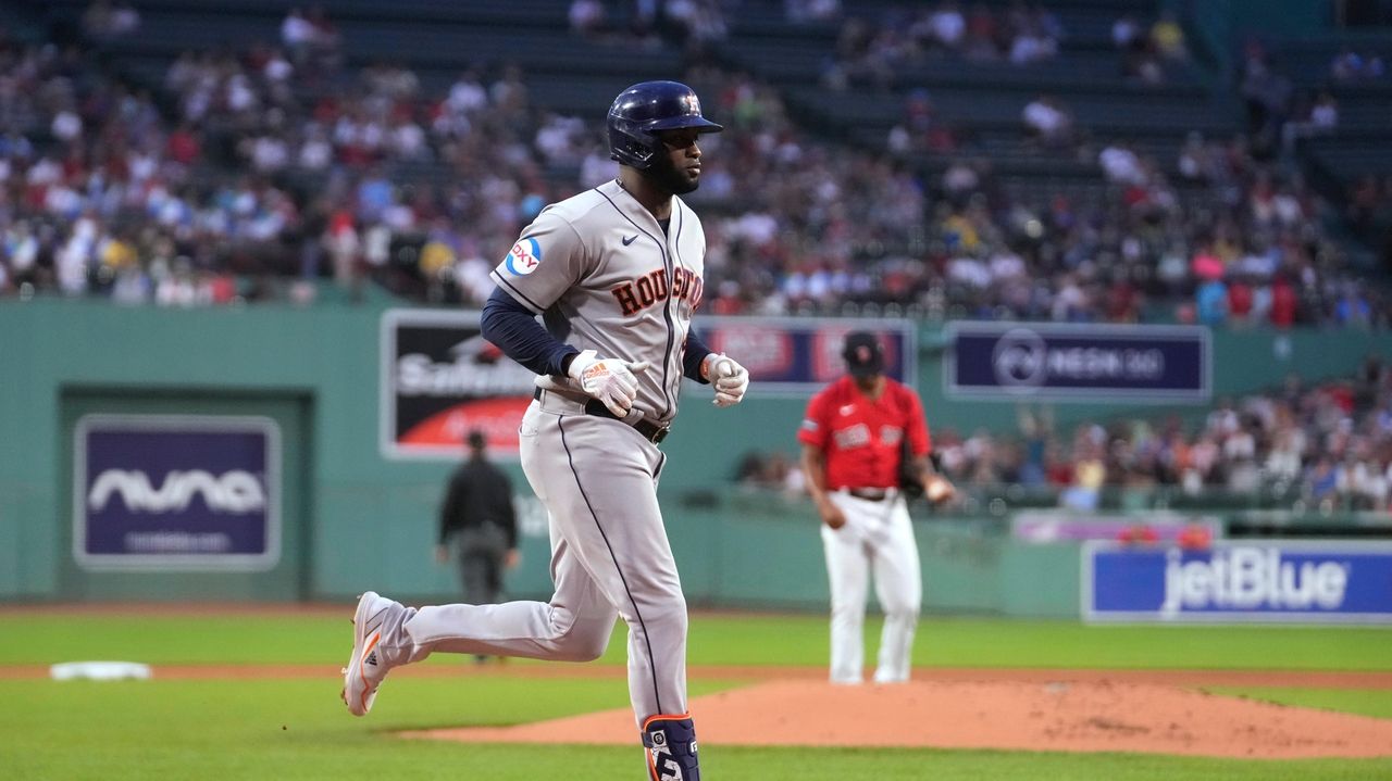 A's score winning run on a Braves fielding error for 2nd 2-game win streak  of season