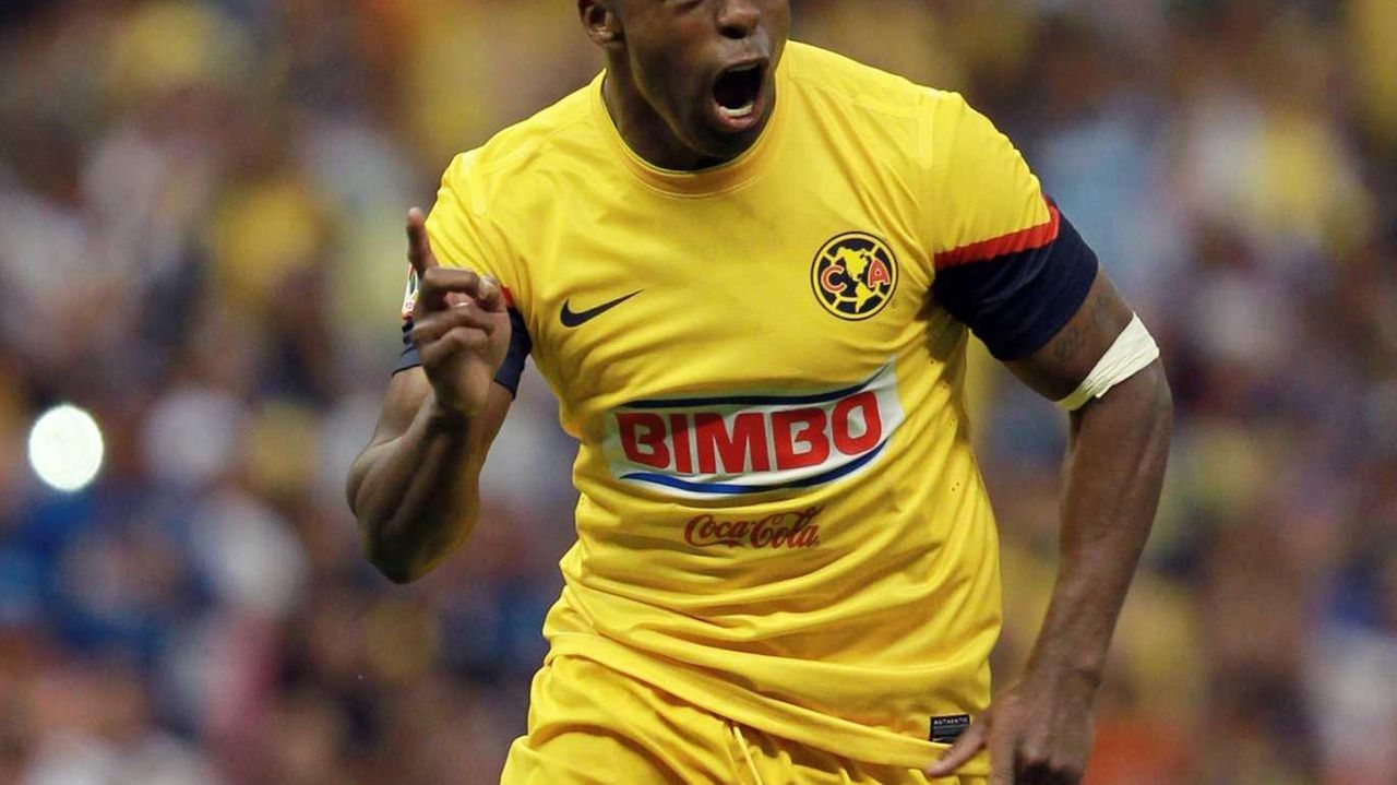 Christian 'Chucho' Benitez, Ecuadorian soccer star, dies in Qatar after  game - Newsday
