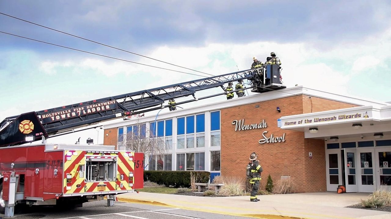 Small fire at Wenonah Elementary School in Lake Grove quickly put out