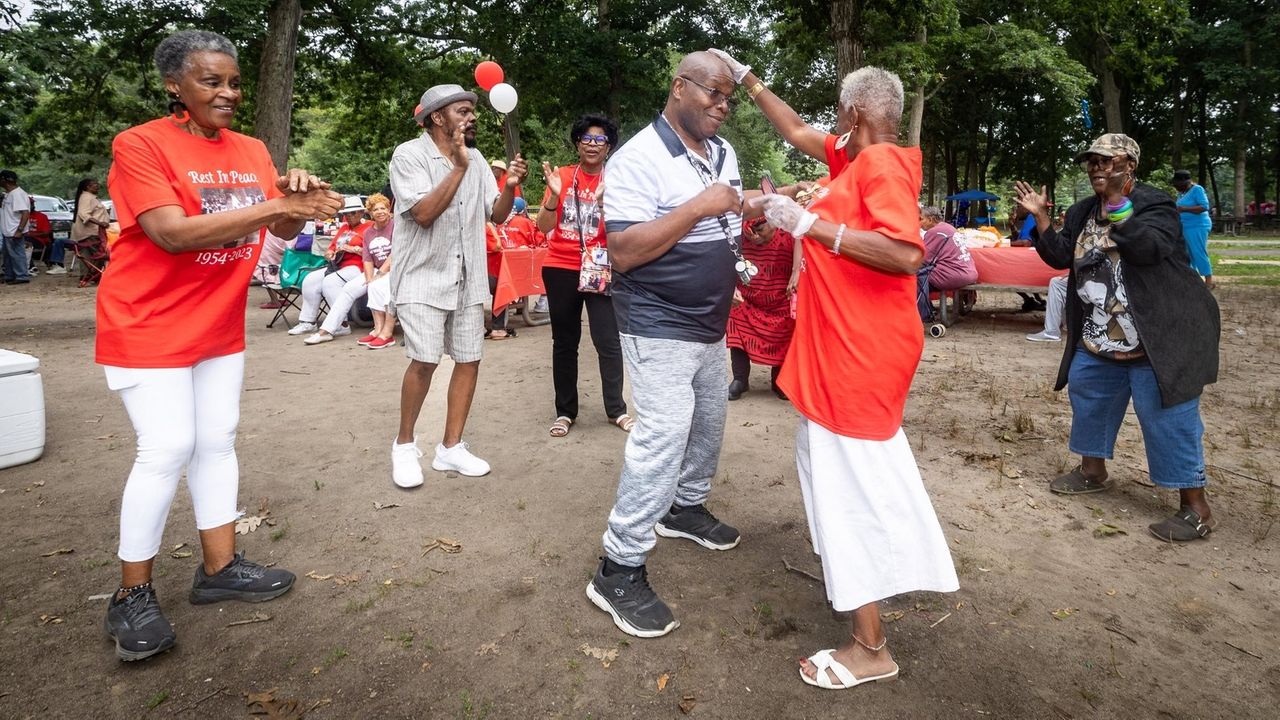 Amityville Old School Reunion: Friends show pride in their hometown