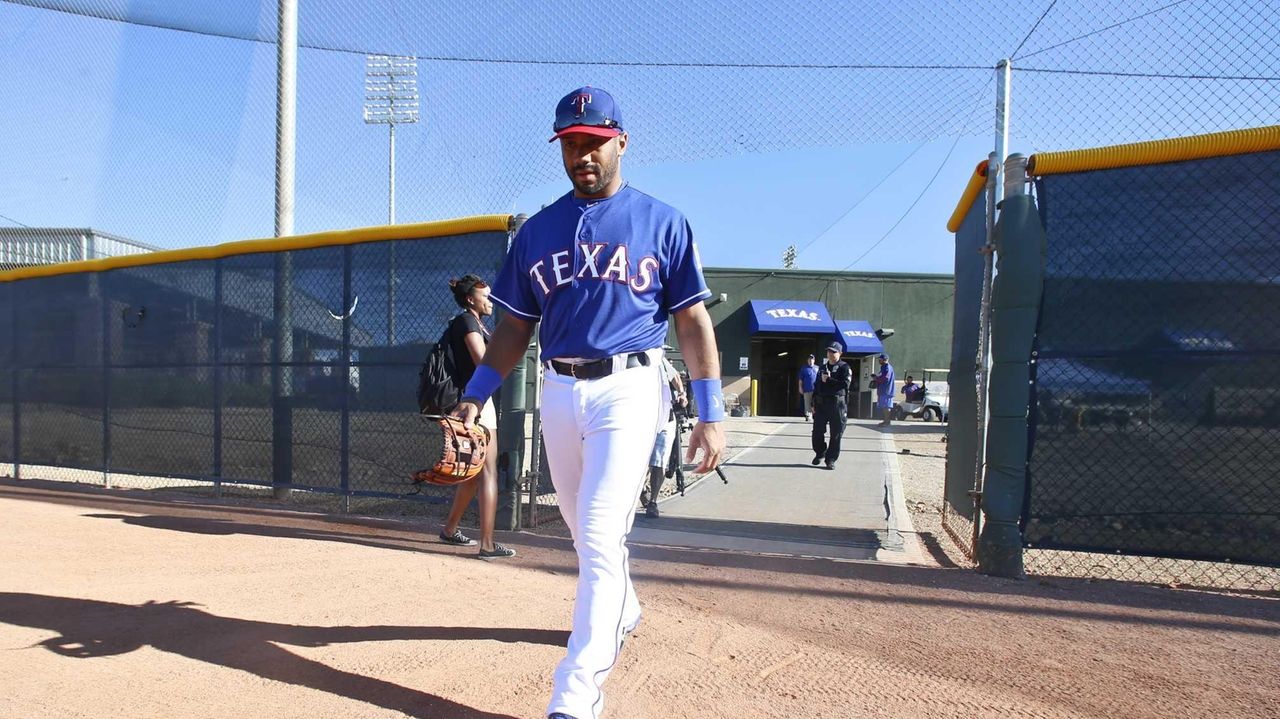 Russell Wilson to report to Texas Rangers