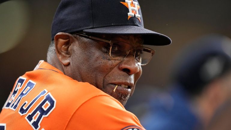 Dusty Baker Replaces AJ Hinch As Houston Astros Manager – Houston Public  Media