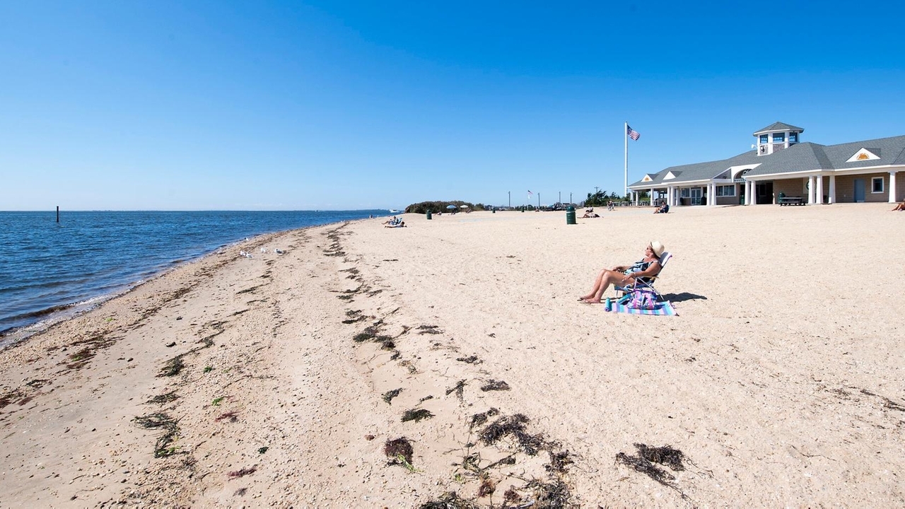 High bacteria levels closes swimming at 4 Suffolk County beaches, officials say