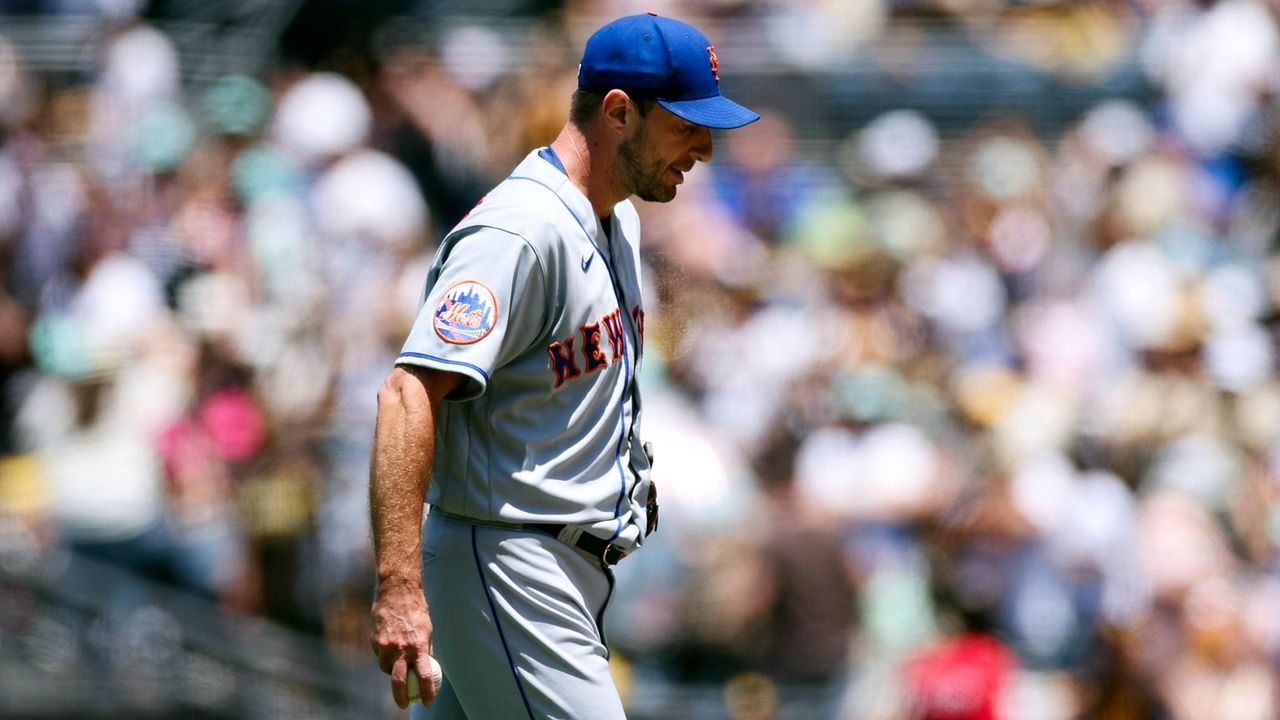 Padres jump all over Max Scherzer early, beat Mets 7-1 in Game 1