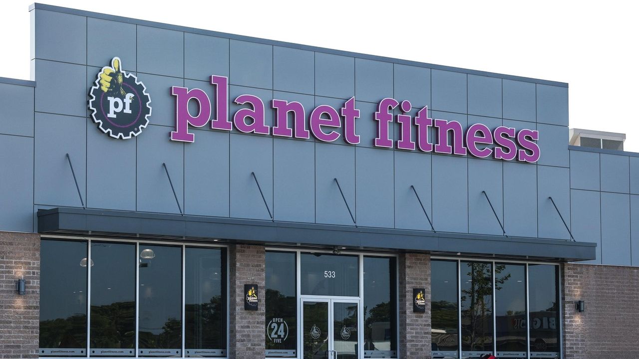 Planet Fitness holds grand opening for Denham Springs location, Livingston/Tangipahoa