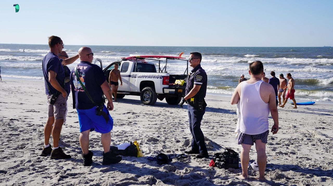 Long Beach Swimmer Dies After Being Pulled From Water Official Says Newsday 