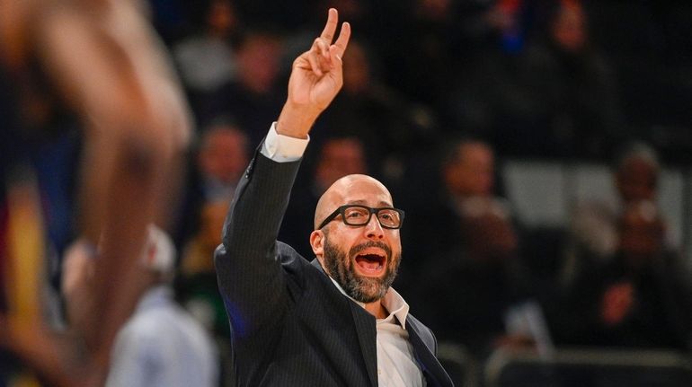 Knicks head coach David Fizdale reacts in the first quarter...