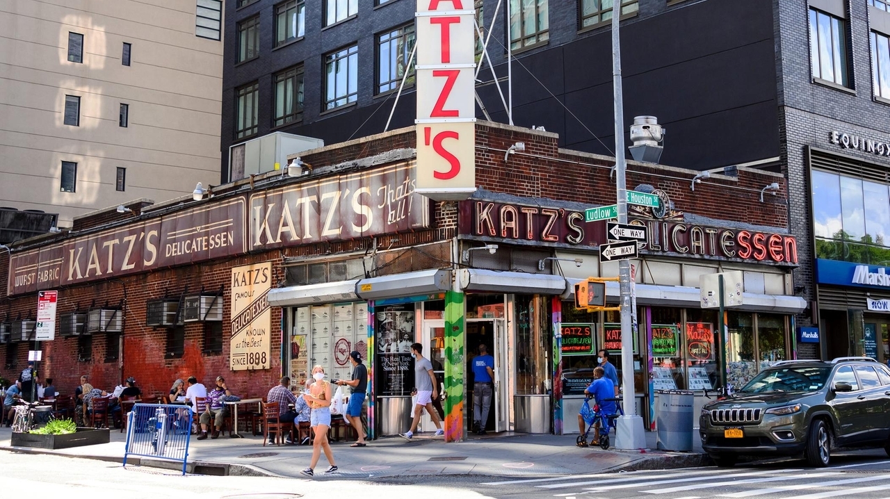 Feds: Katz's Deli agrees to make Manhattan deli ADA compliant