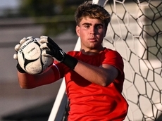 Joe Carlino's hat trick lifts East Islip past Deer Park
