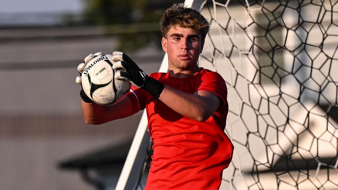 East Islip boys soccer tops Deer Park on Joe Carlino's hat trick