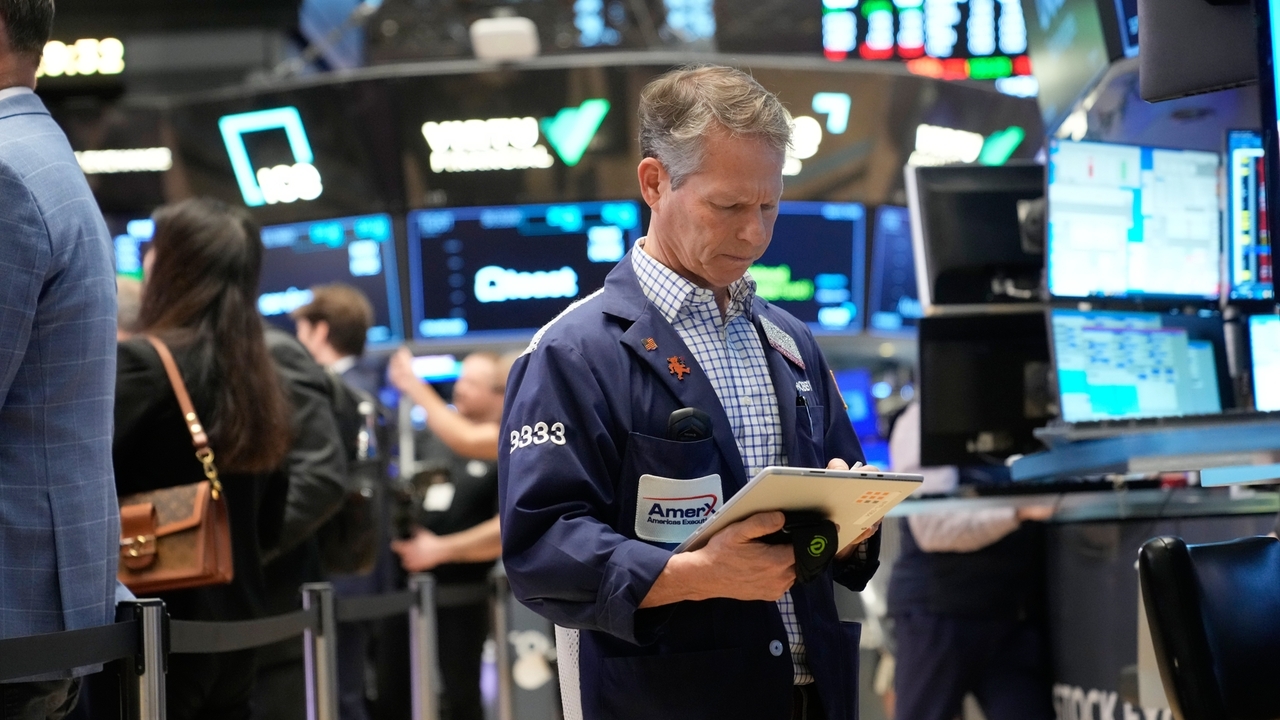 US stocks erase a big early loss and rise after oil prices whip from ...