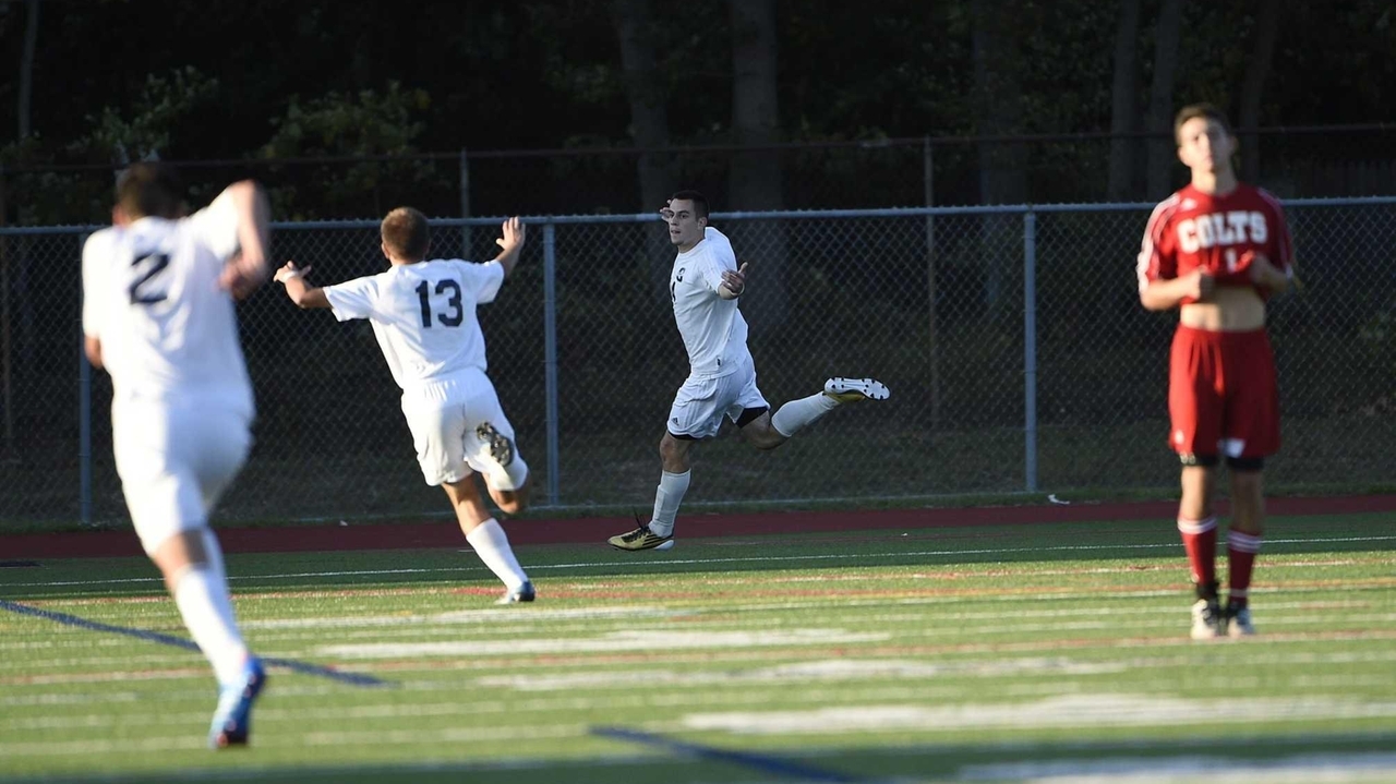 half-hollow-hills-west-vs-smithtown-west-newsday