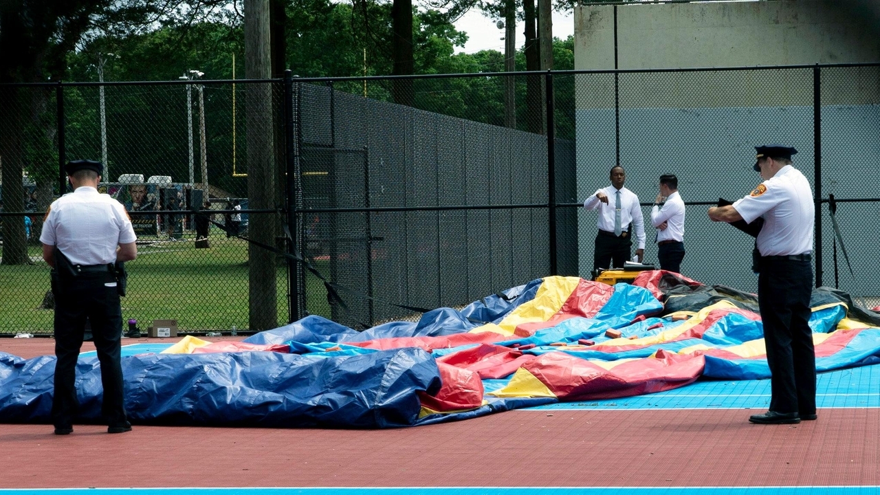 Wyandanch woman sues school district, rental company over son's injuries in inflatable slide collapse - Vimarsana News