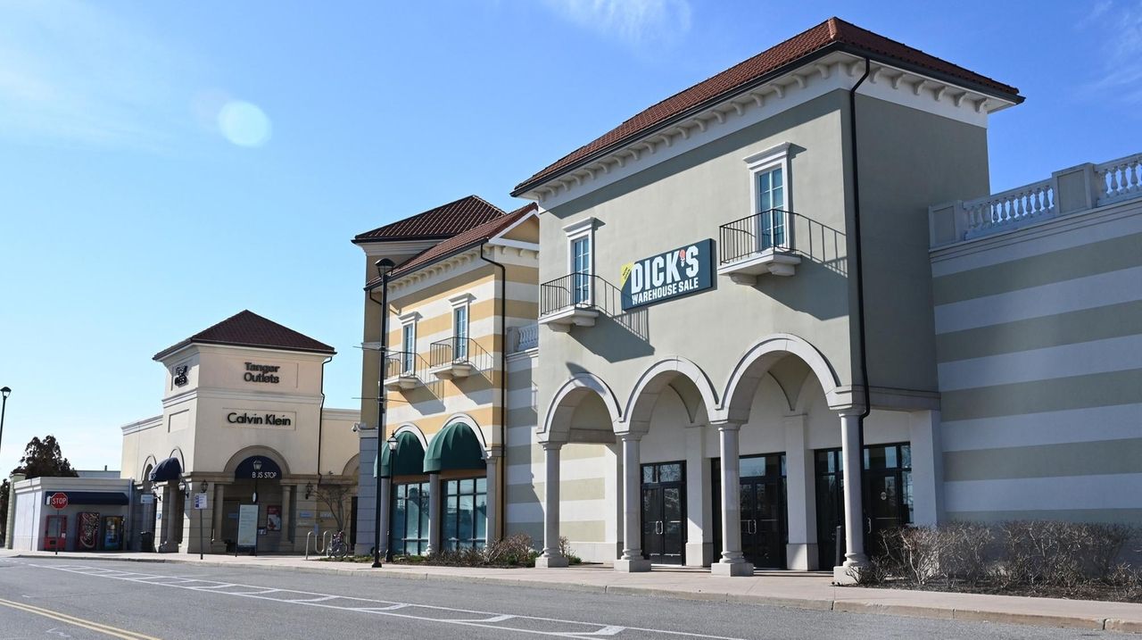 Tanger Outlet  Shopping in Long Island, New York