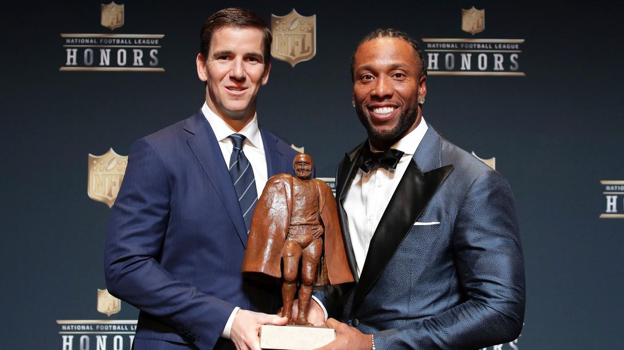 Eli Manning named cowinner of Walter Payton NFL Man of Year award
