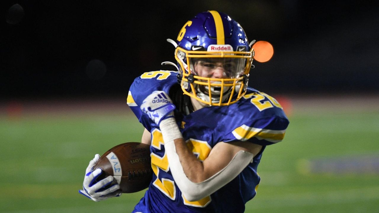 Gridiron Greats Week 7's top football performances Newsday