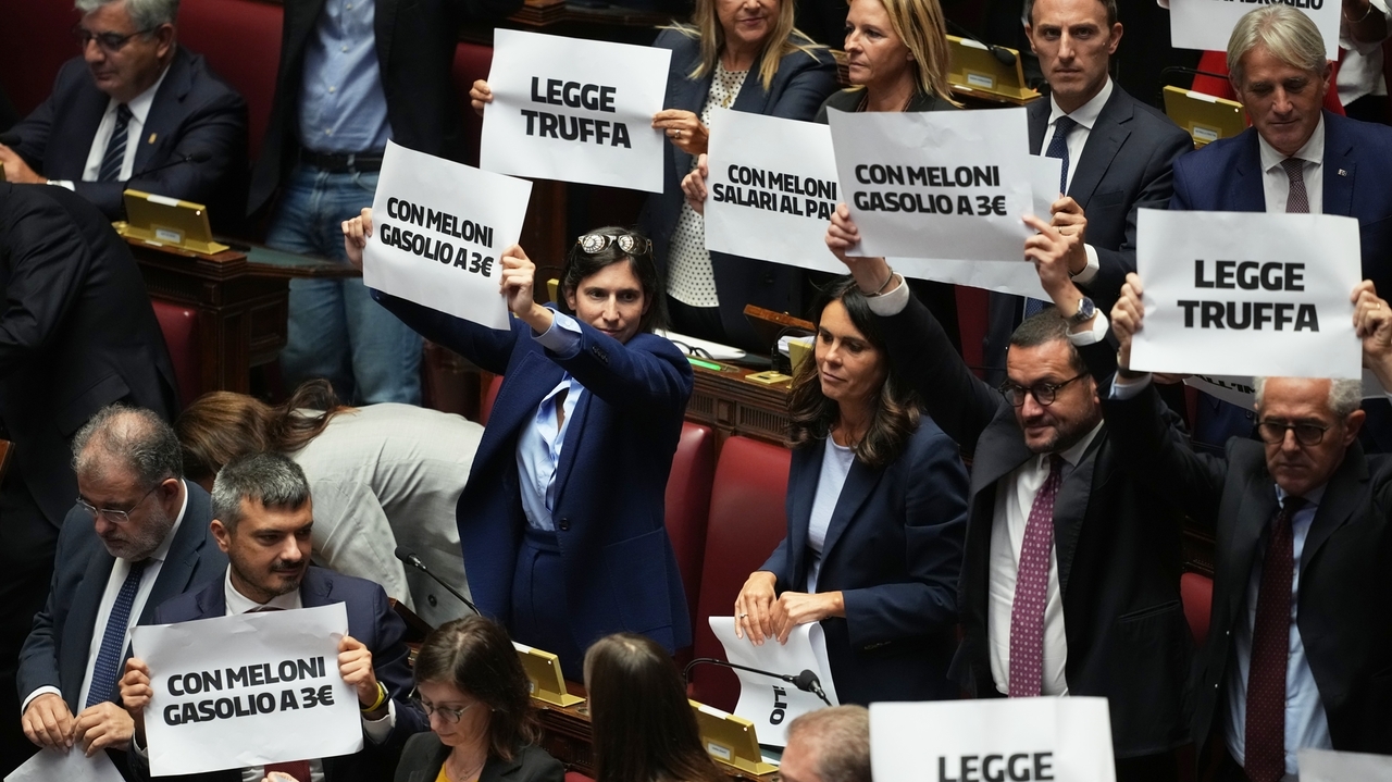 Italy's parliament gives final approval to Meloni's electoral reform ...