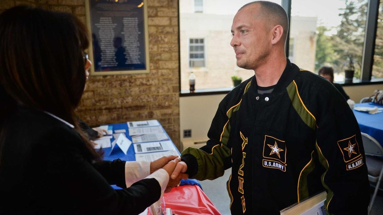 Veterans get help from Hofstra law students Newsday