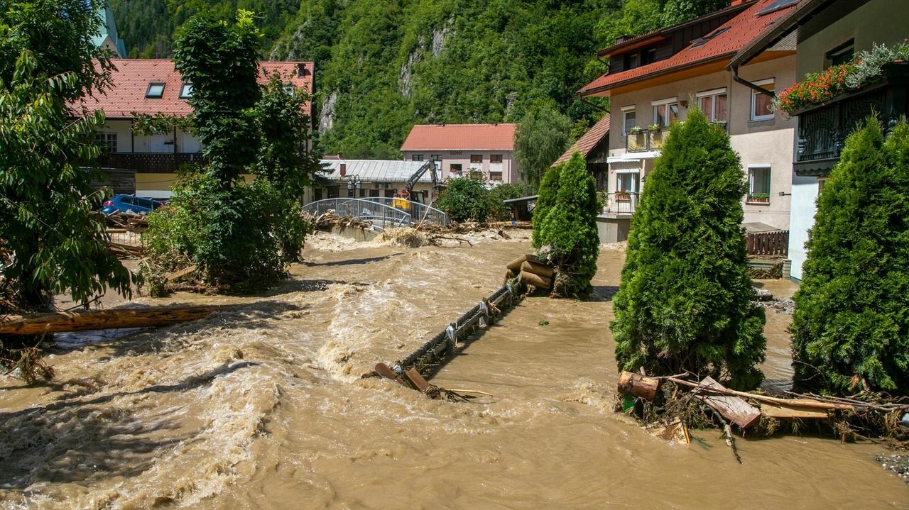 NATO, EU send aid to Slovenia after devastating floods that killed at least 6 and left many homeless - Vimarsana News