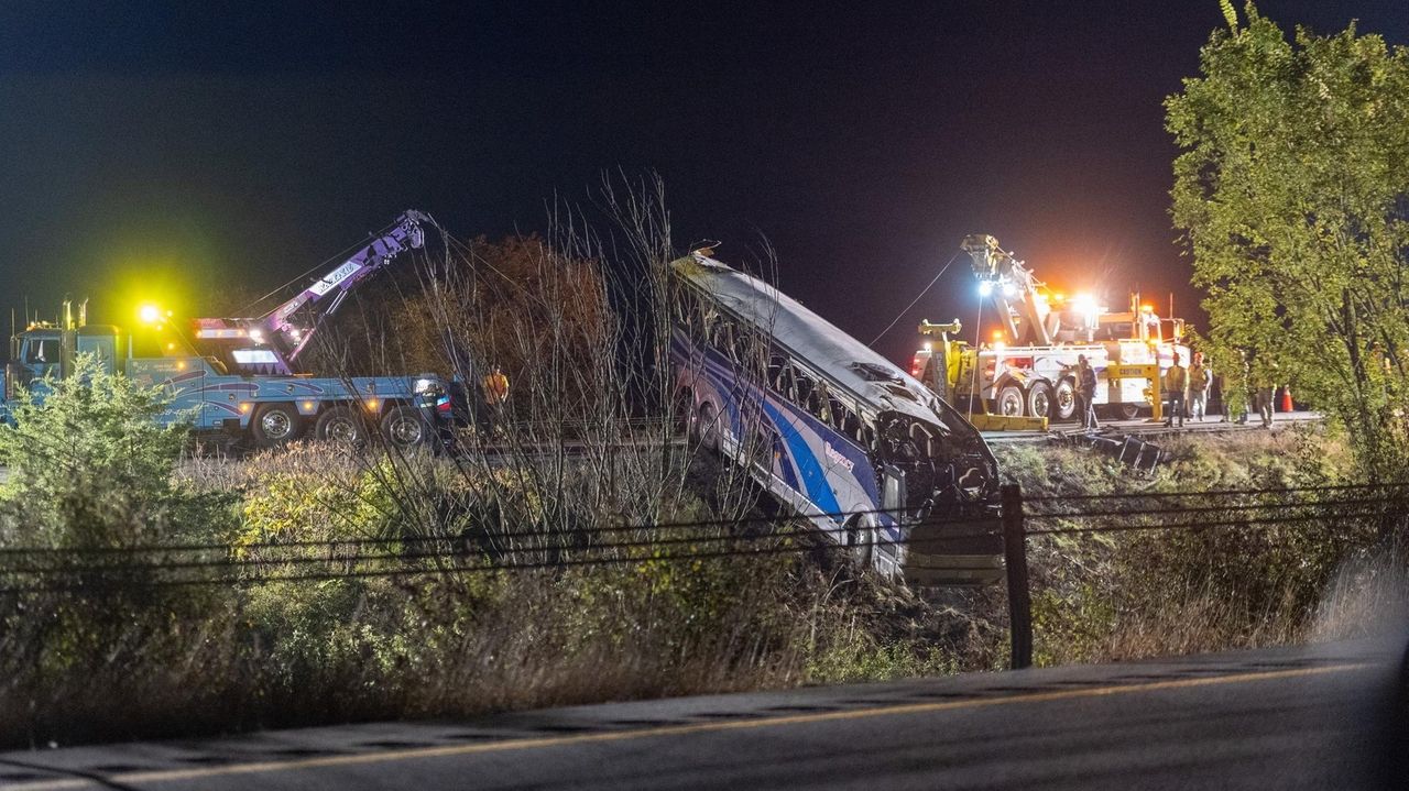 Parents of 2 more band members sue Farmingdale school district, bus